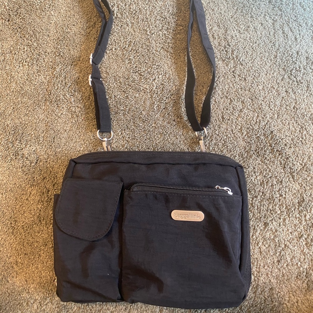 Black Baggallini Crossbody Purse